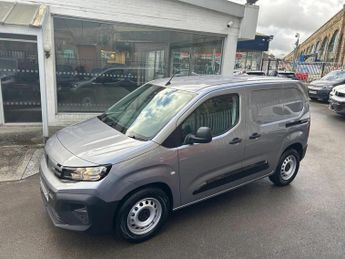 Peugeot Partner 100kW 52kWh Professional Van Auto
