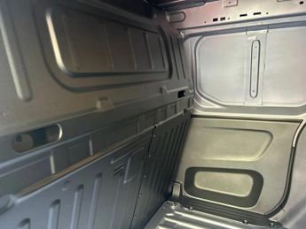 Peugeot Partner 100kW 52kWh Professional Van Auto