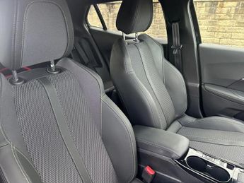 Peugeot 2008 115kW GT 54kWh 5dr Auto