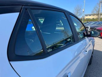 Vauxhall Corsa 100kW Yes 50kWh 5dr Auto