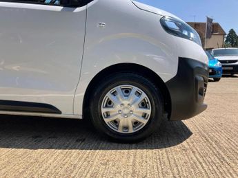 Vauxhall Vivaro 2900 1.5d 100PS Dynamic H1 Van