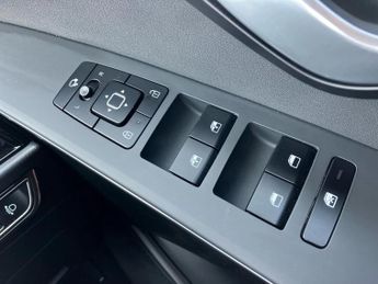 Kia Niro 150kW 3 65kWh 5dr Auto