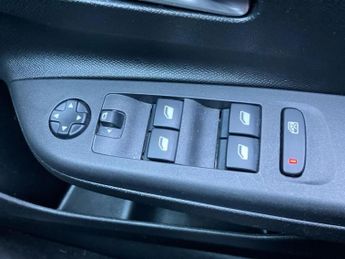 Vauxhall Corsa 100kW SRi Nav Premium 50kWh 5dr Auto [7.4kWCh]