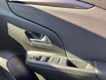 Vauxhall Corsa 100kW Yes 50kWh 5dr Auto