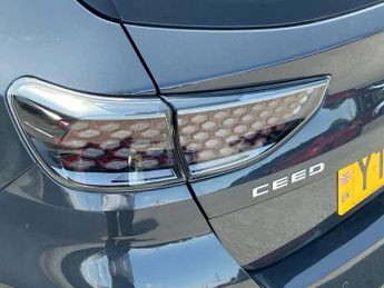 Kia Ceed 1.5T GDi ISG 138 GT-Line 5dr