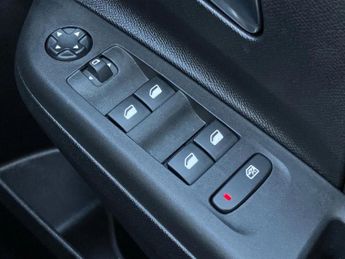 Vauxhall Corsa 100kW Design 50kWh 5dr Auto