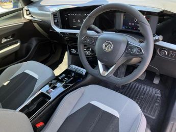 Vauxhall Mokka 100kW Design 50kWh 5dr Auto