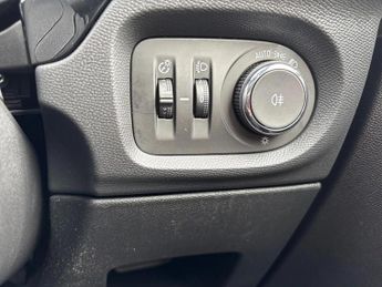 Vauxhall Corsa 100kW Yes 50kWh 5dr Auto