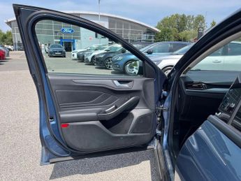 Ford Focus 1.0 EcoBoost 125 Titanium X 5dr Auto
