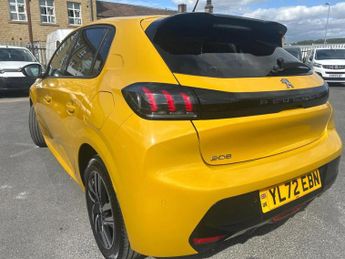 Peugeot 208 1.2 PureTech 100 Allure Premium + 5dr EAT8