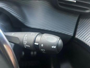 Peugeot 208 1.2 PureTech 100 Allure Premium + 5dr EAT8