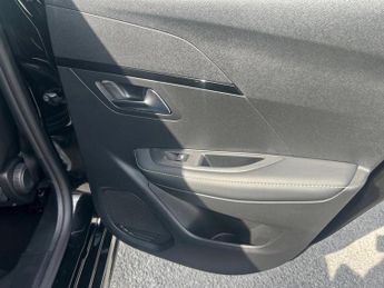 Peugeot 208 1.2 Hybrid 136 GT 5dr e-DSC6