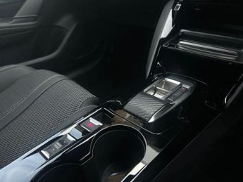 Peugeot 208 1.2 Hybrid 136 GT 5dr e-DSC6