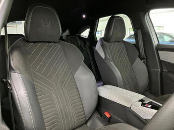 Peugeot 3008 1.2 Hybrid 136 GT 5dr e-DSC6