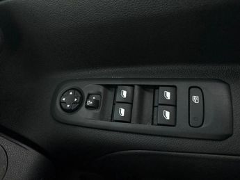 Vauxhall Combo Life 100kW Design XL 50kWh 5dr Auto [7 Seat]