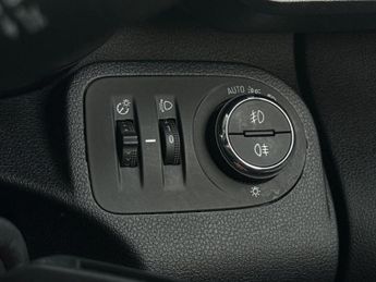 Vauxhall Combo Life 100kW Design XL 50kWh 5dr Auto [7 Seat]