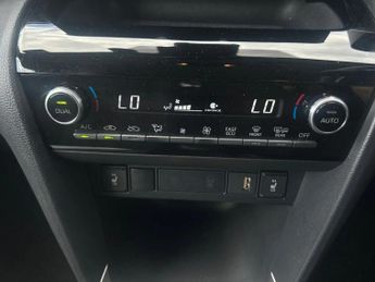 Toyota Yaris Cross 1.5 VVT-h Excel SUV 5dr Petrol Hybrid E-CVT Euro 6 (s/s) (116 ps