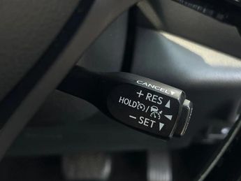 Toyota C-HR 1.8 VVT-h Excel SUV 5dr Petrol Hybrid CVT Euro 6 (s/s) (122 ps)