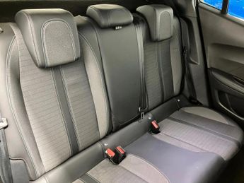 Peugeot 2008 1.2 PureTech Allure Premium 5dr