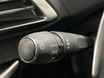 Peugeot 3008 1.2 Hybrid 136 Allure Premium+ 5dr e-DSC6