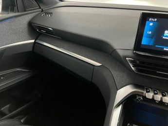 Peugeot 3008 1.2 Hybrid 136 Allure Premium+ 5dr e-DSC6