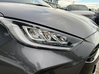Toyota Yaris 1.5 Hybrid Excel 5dr CVT