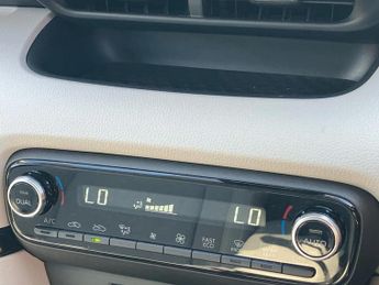 Toyota Yaris 1.5 Hybrid Excel 5dr CVT