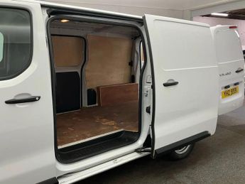 Vauxhall Vivaro 2700 1.5d 100PS Dynamic H1 Van