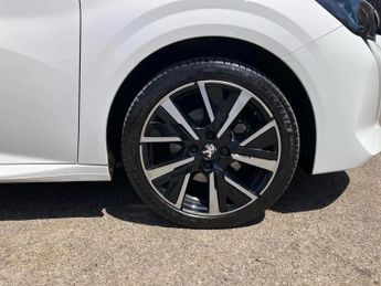 Peugeot 208 1.2 PureTech 100 Allure 5dr