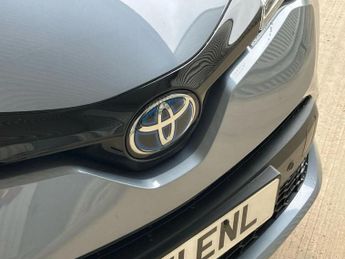 Toyota C-HR 1.8 Hybrid Design 5dr CVT