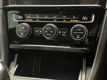 Volkswagen Golf 1.4 TSI GTE Advance 5dr DSG