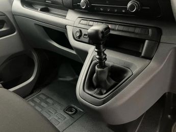 Vauxhall Vivaro 2700 1.5d 120PS Sportive H1 Van