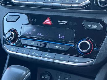Hyundai Ioniq 1.6 GDi Hybrid Premium SE 5dr DCT