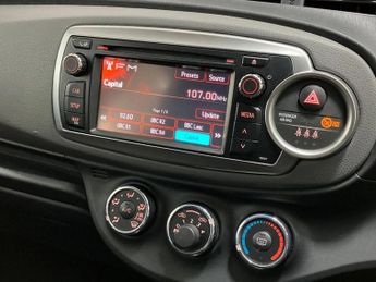 Toyota Yaris 1.33 VVT-i SR 5dr Multidrive S