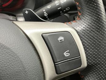Toyota Yaris 1.33 VVT-i SR 5dr Multidrive S