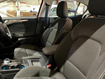 Ford Focus 1.0 EcoBoost 125 Titanium 5dr Auto