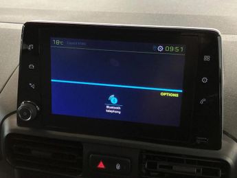 Peugeot Partner 750 100kW 50kWh Professional Premium + Van Auto