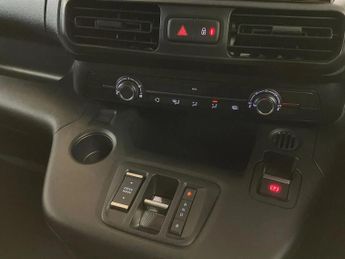 Peugeot Partner 750 100kW 50kWh Professional Premium + Van Auto