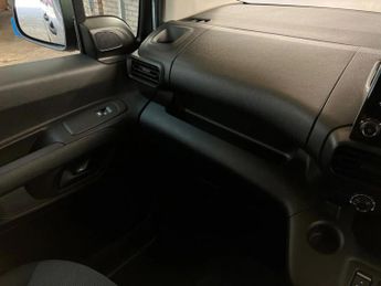 Peugeot Partner 750 100kW 50kWh Professional Premium + Van Auto
