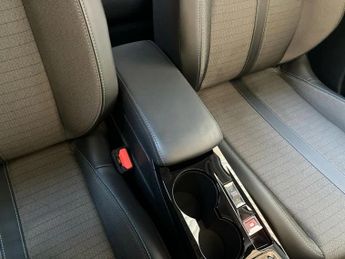 Peugeot 2008 100kW Allure Premium+ 50kWh 5dr Auto