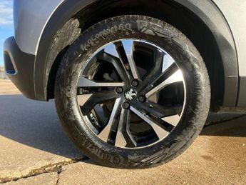 Peugeot 2008 100kW Allure Premium+ 50kWh 5dr Auto