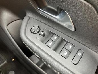 Vauxhall Mokka 100kW SRi Premium 50kWh 5dr Auto