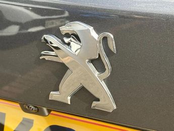Peugeot 2008 1.2 PureTech 130 Allure Premium 5dr EAT8