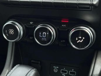 Renault Captur 1.3 TCE 140 SE Edition 5dr EDC