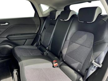Renault Captur 1.3 TCE 140 SE Edition 5dr EDC