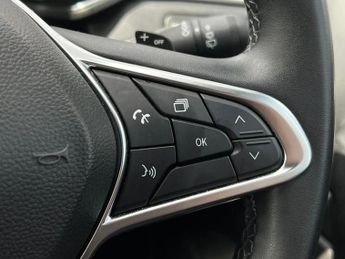 Renault Captur 1.3 TCE 140 SE Edition 5dr EDC