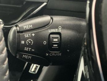Peugeot 208 1.2 PureTech 100 Allure Premium 5dr EAT8
