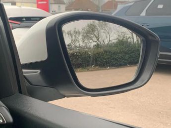 Peugeot 208 1.2 PureTech 100 Allure Premium 5dr EAT8