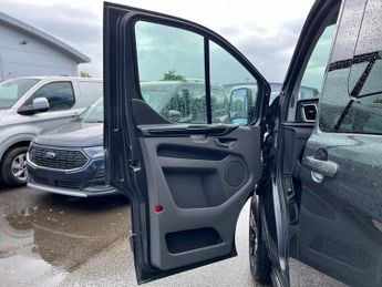 Ford Transit Custom 2.0 TDCi 170ps Low Roof D/Cab Sport Van Auto