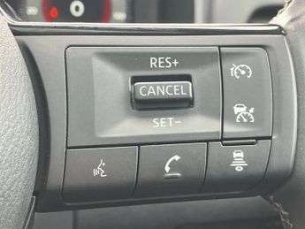 Nissan Qashqai 1.3 DiG-T MH 158 N-Connecta 5dr Xtronic